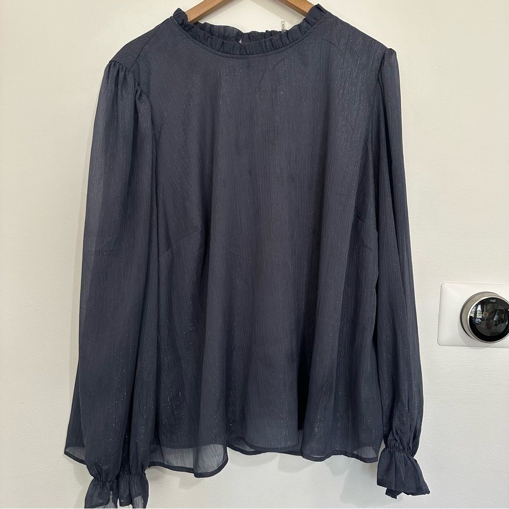 ChicSoul Gray Silver High Neck Long‎ Sleeve Blouse size 2X - Picture 2 of 5